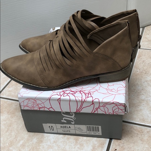 Taupe shoes - brand new- never worn! - Picture 2 of 3